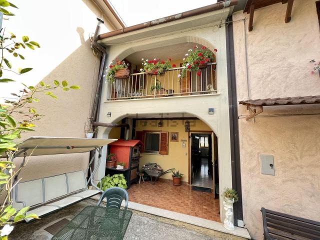 Appartamento in vendita di 110 m² in Via del colle