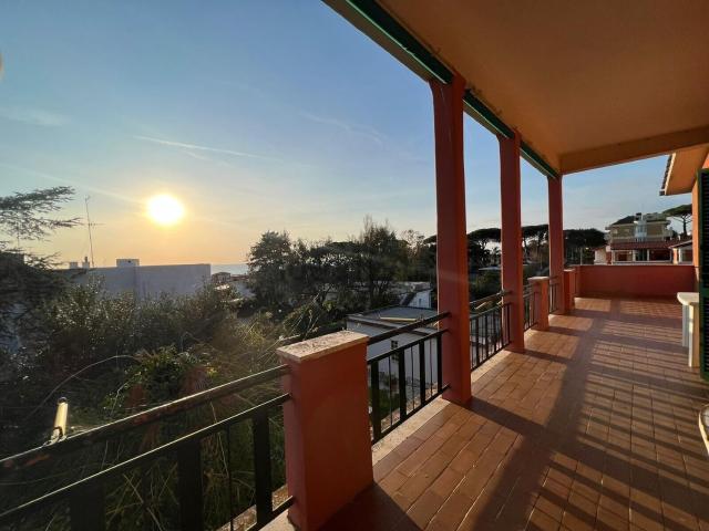 Appartamento in vendita di 110 m² in Via del Tritone