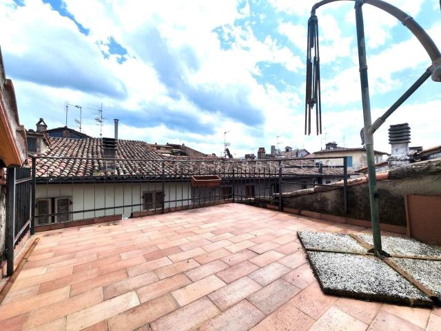 Appartamento in vendita di 110 m² in Via della Mattonata, 15