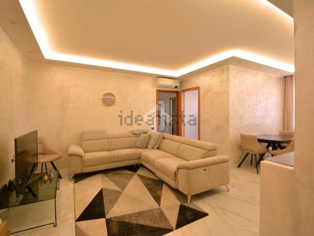 Appartamento in vendita di 110 m² in Via delle Attivita&apos , 18