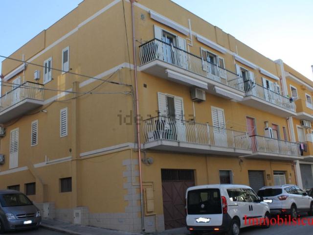 Appartamento in vendita di 110 m² in Via delle Regioni, 21