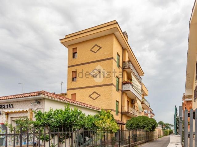 Appartamento in vendita di 110 m² in Via di Vermicino, 60