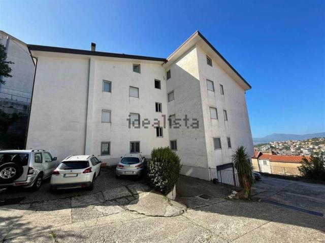 Appartamento in vendita di 110 m² in Via E. Zumpano, 20
