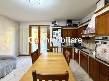 Appartamento in vendita di 110 m² in Via E. de Amicis, 58