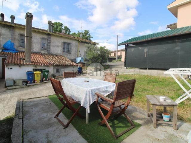 Appartamento in vendita di 110 m² in Via Emilia Ponente, 1775