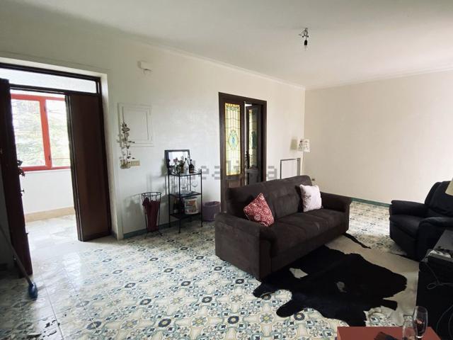 Appartamento in vendita di 110 m² in Via Epomeo, 27