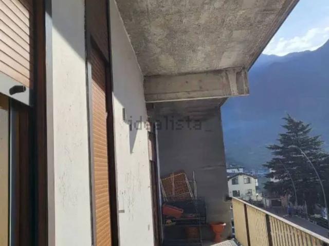 Appartamento in vendita di 110 m² in Via Ezio Vanoni