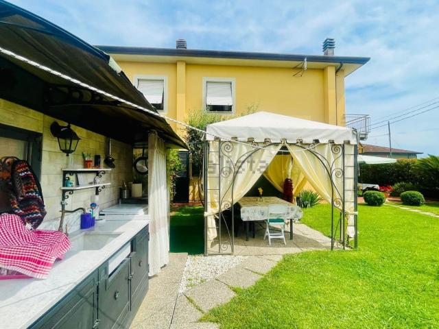 Appartamento in vendita di 110 m² in Via Fossone Basso, 4