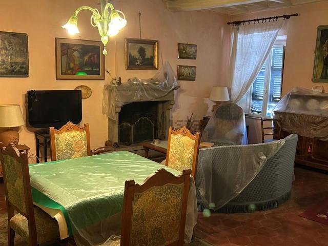 Appartamento in vendita di 110 m² in Via Farnesiana