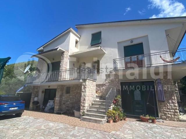 Appartamento in vendita di 110 m² in Via Ferdinando Innamorati, 27