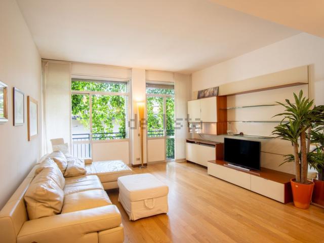 Appartamento in vendita di 110 m² in Via Francesco Melzi d&apos Eril