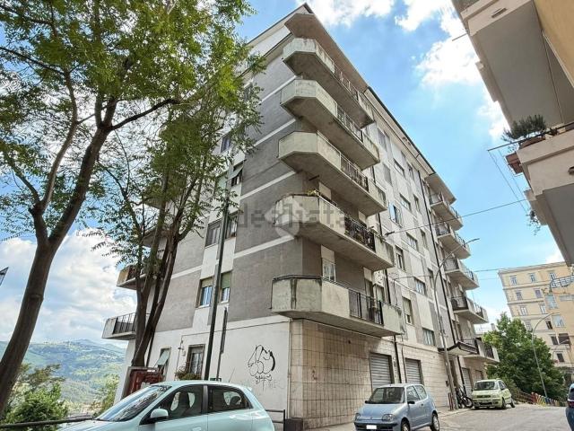Appartamento in vendita di 110 m² in Via Francesco Crispi, 49