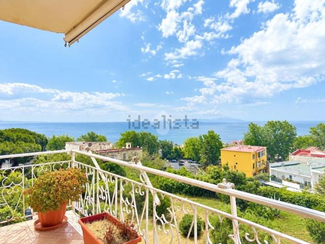 Appartamento in vendita di 110 m² in Via Francesco Petrarca, 27