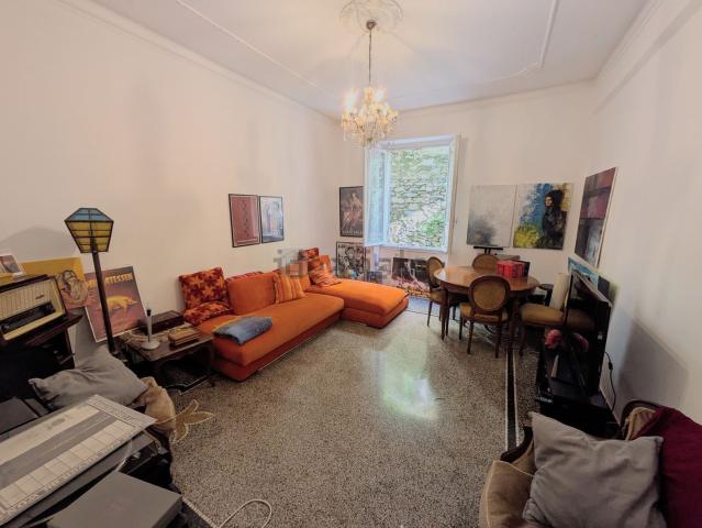 Appartamento in vendita di 110 m² in Via Francesco Sivori