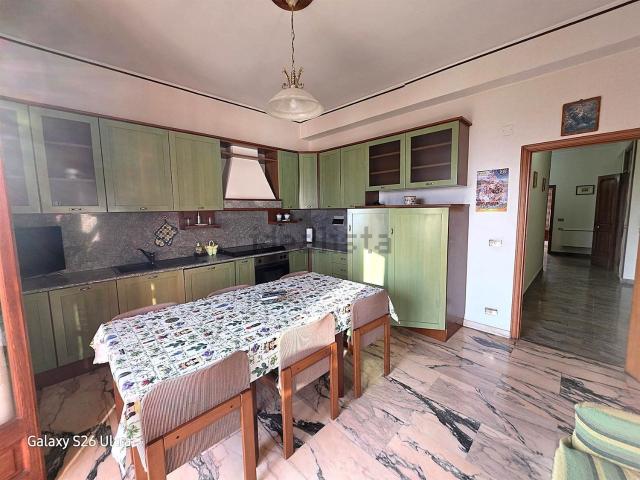 Appartamento in vendita di 110 m² in Via Fratelli Rosselli, 16