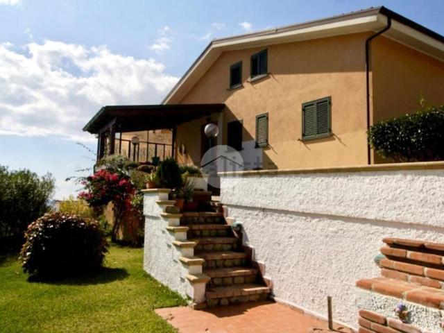 Appartamento in vendita di 110 m² in Via Fratta, 90