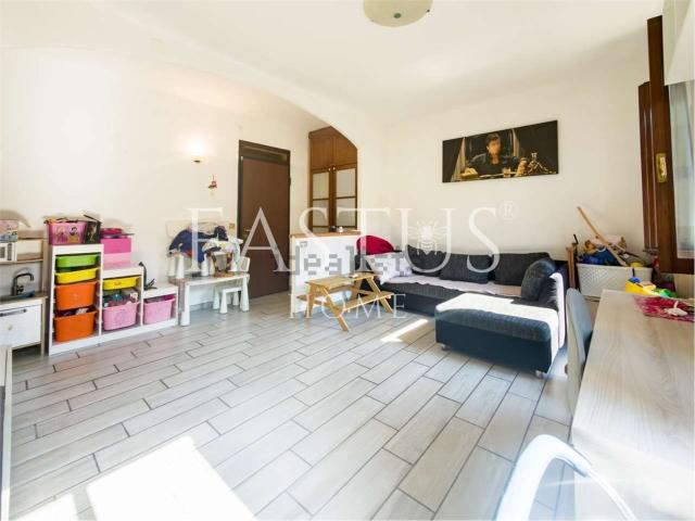 Appartamento in vendita di 110 m² in Via IV Novembre, 1
