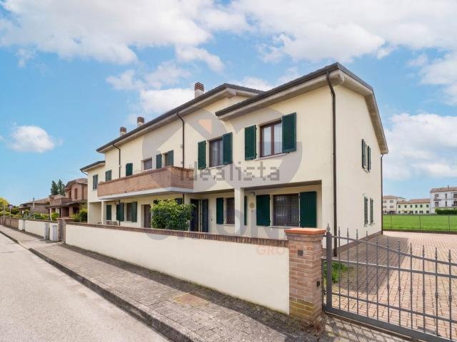 Appartamento in vendita di 110 m² in Via Oscar Carboni, 7