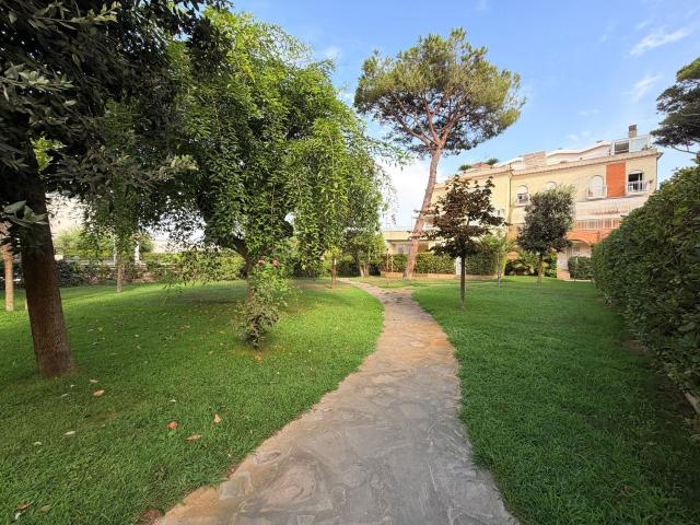 Appartamento in vendita di 110 m² in Via l&apos Ardenza