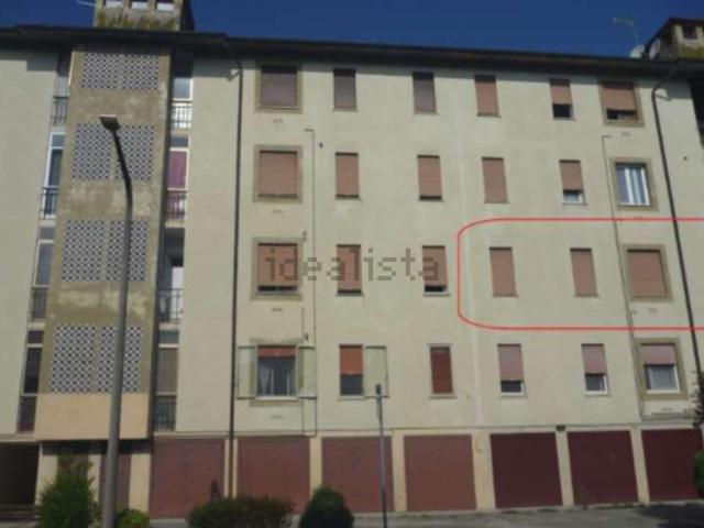 Appartamento in vendita di 110 m² in Via Lago D&apos Iseo, 53