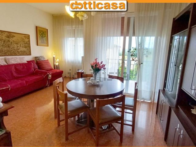 Appartamento in vendita di 110 m² in Via Lago D&apos Iseo, 53