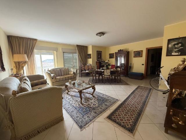 Appartamento in vendita di 110 m² in Via Libica