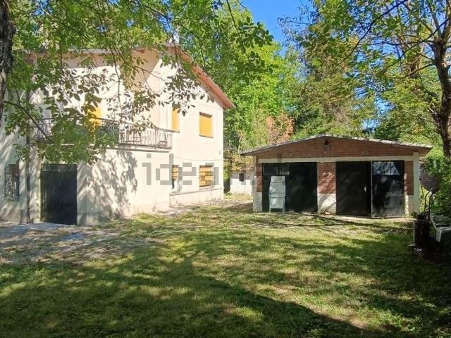 Appartamento in vendita di 110 m² in Via Montanara, 4