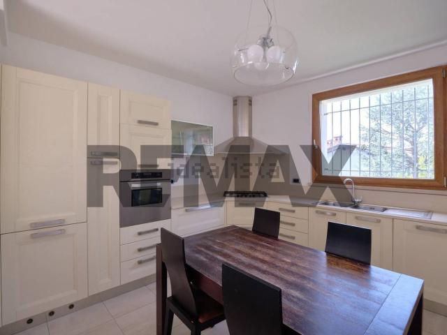 Appartamento in vendita di 110 m² in Via Monte, 2