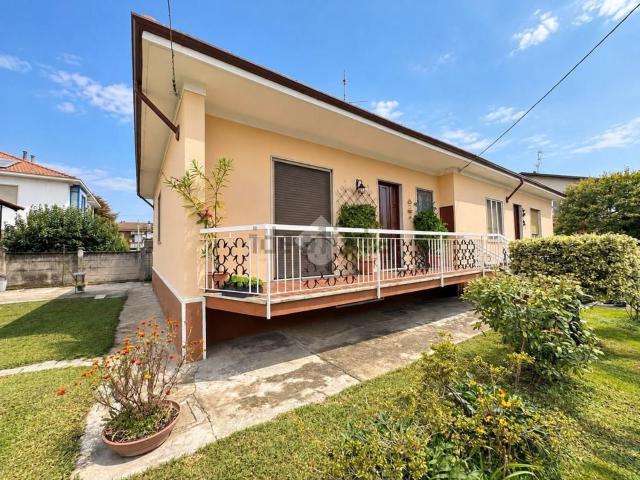 Appartamento in vendita di 110 m² in Via Monte Grappa, 18