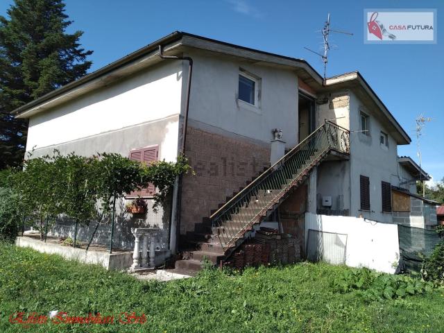 Appartamento in vendita di 110 m² in Via Maiotini