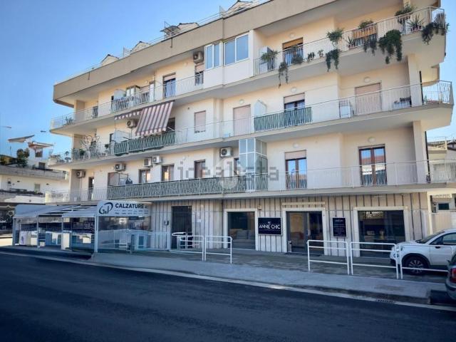 Appartamento in vendita di 110 m² in Via Martiri Atellani, 34