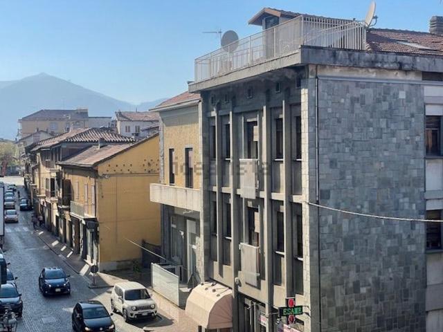 Appartamento in vendita di 110 m² in Via Medaglia D&apos Oro Educ Pasquale, 52