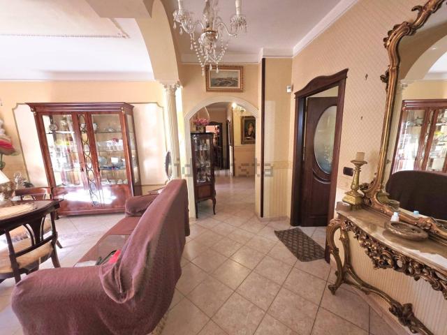 Appartamento in vendita di 110 m² in Via Napoli
