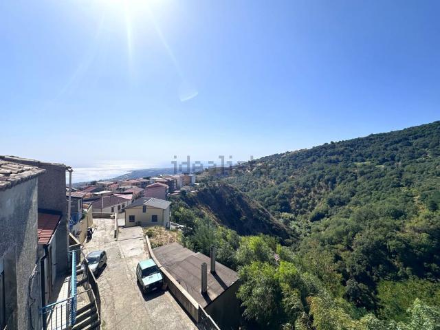 Appartamento in vendita di 110 m² in Via Luigi Rossi, 1