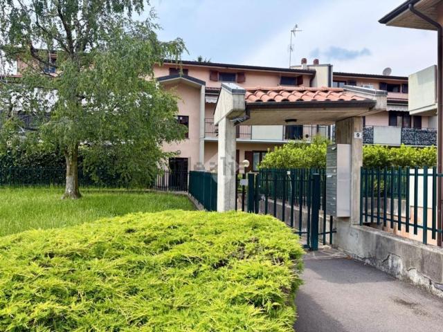 Appartamento in vendita di 110 m² in Via Salvo D&apos Acquisto, 9