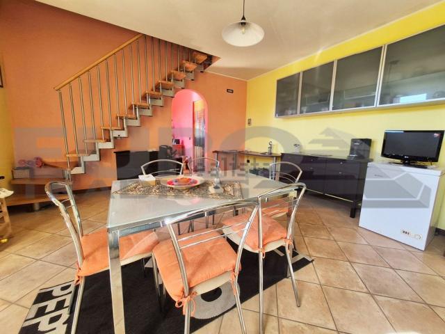 Appartamento in vendita di 110 m² in Via Sambughè