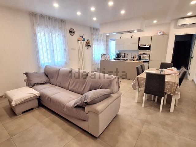Appartamento in vendita di 110 m² in Via San Eframo Vecchio