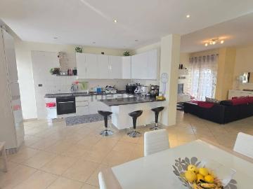 Appartamento in vendita di 110 m² in Via San Francesco, 71