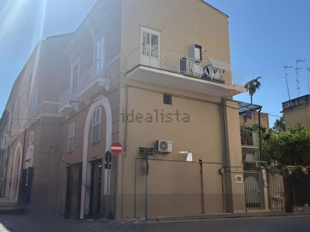 Appartamento in vendita di 110 m² in Via San Francesco D&apos Assisi, 101