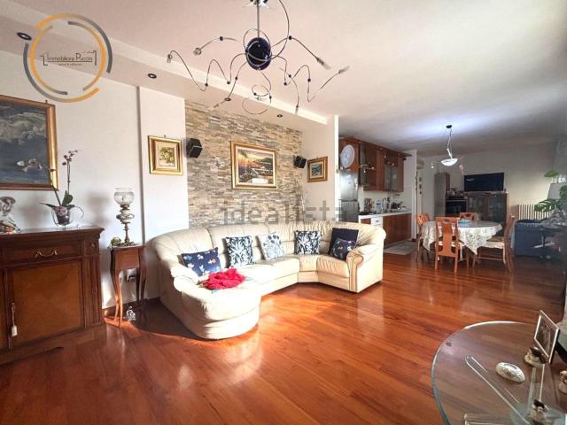 Appartamento in vendita di 110 m² in Via Sandro Pertini, 50