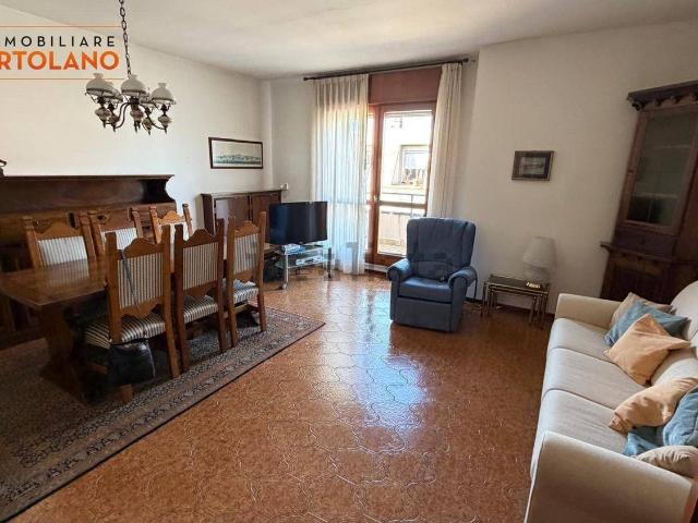 Appartamento in vendita di 110 m² in Via Sant&apos Anna, 1