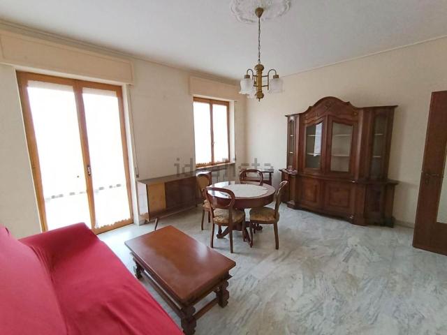 Appartamento in vendita di 110 m² in Via Scotti da Vigoleno, 10