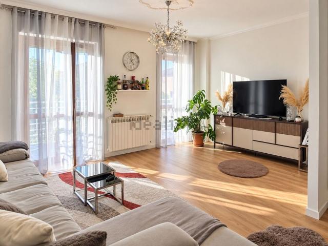 Appartamento in vendita di 110 m² in Via Silvio Pellico, 24