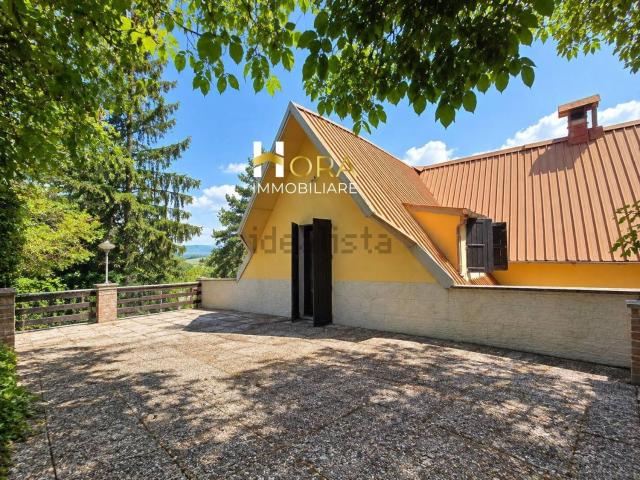 Appartamento in vendita di 110 m² in Via Poggio Tesoro, 11