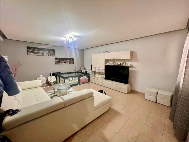 Appartamento in vendita di 110 m² in Via Parroco Roccella, 7