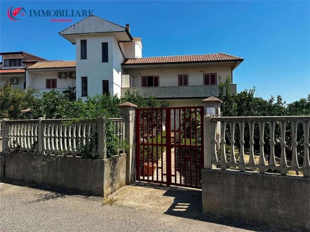Appartamento in vendita di 110 m² in Via Pasquale Galluppi, 5