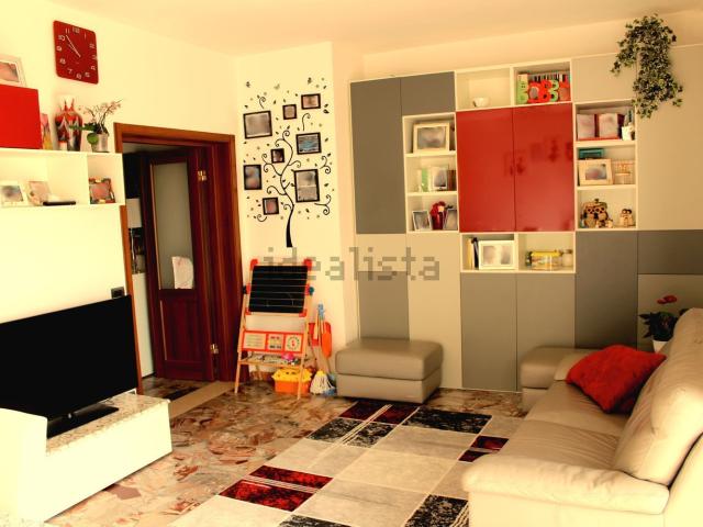 Appartamento in vendita di 110 m² in Via Petrarca, 1