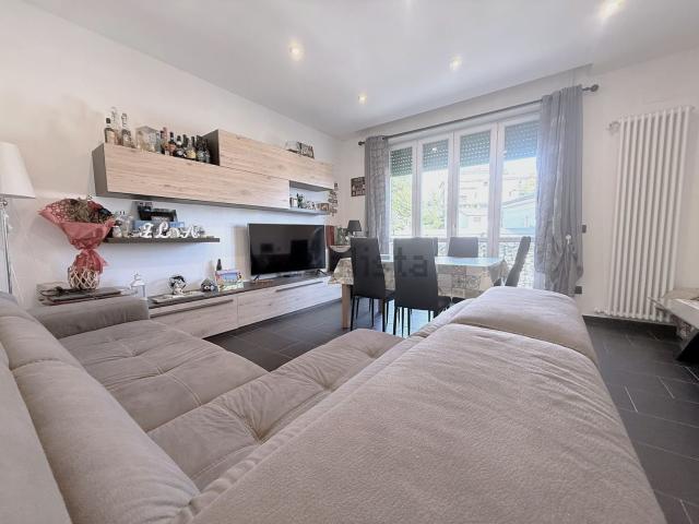 Appartamento in vendita di 110 m² in Via per Alzate, 55