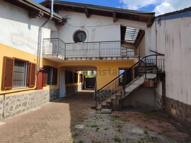 Appartamento in vendita di 110 m² in Via Perotti