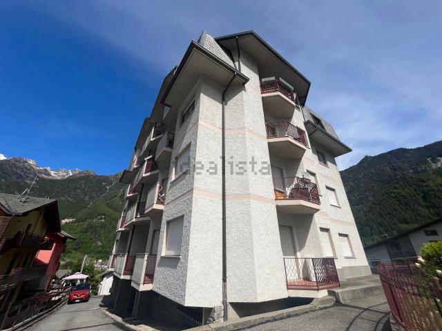 Appartamento in vendita di 110 m² in Via Pizzo Scalino, 58